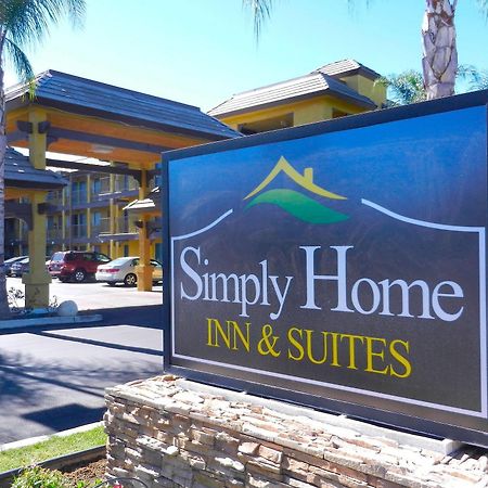 Simply Home Inn & Suites - Riverside Εξωτερικό φωτογραφία